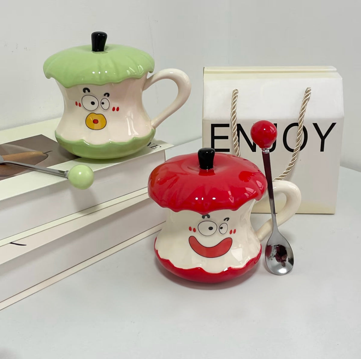 Funny & Cute Apple Mug with Lid and Spoon – Ceramic Coffee Cup, Birthday Gift for Her, Best Friend Gift Box