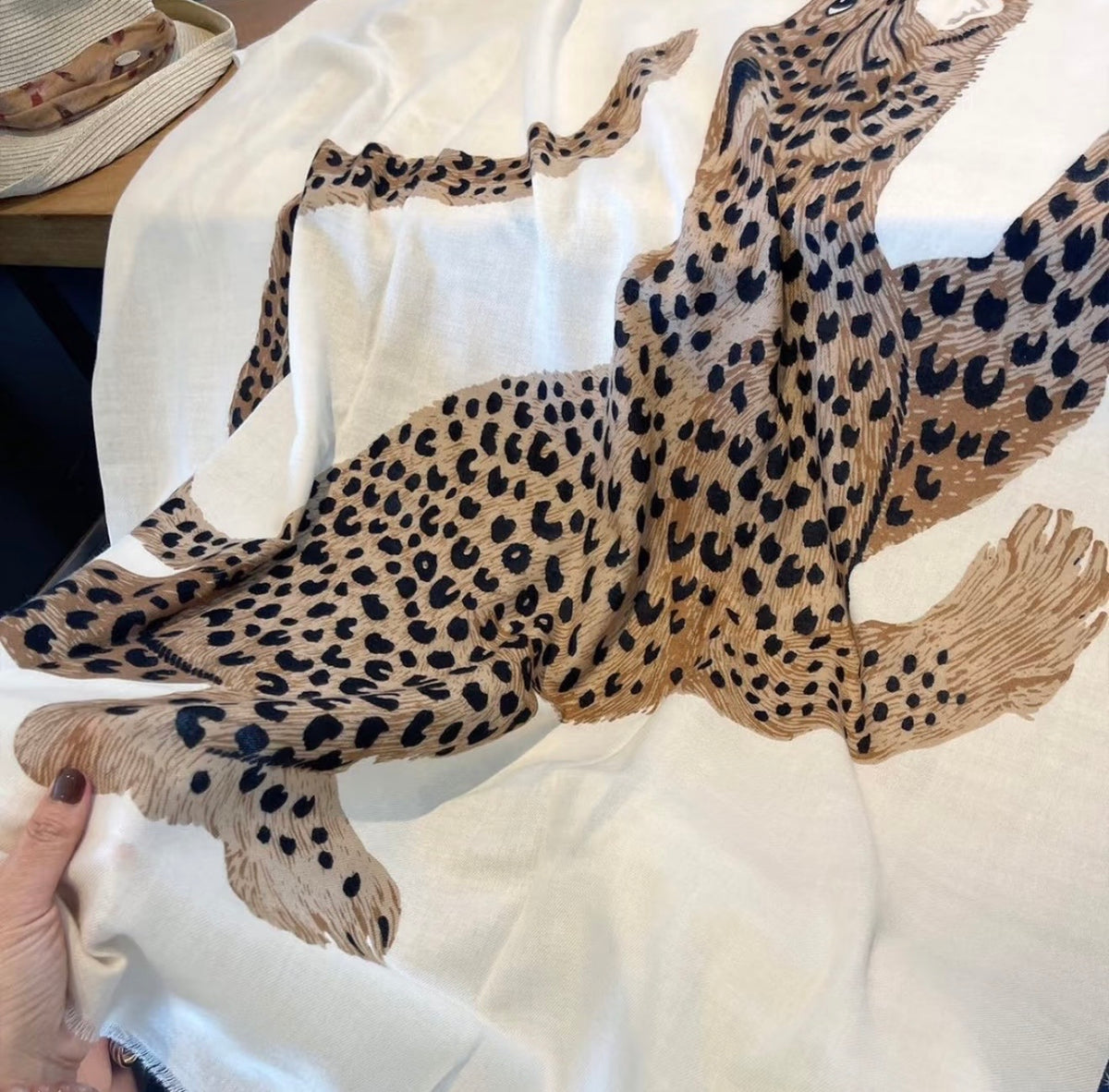 Vintage Leopard Print Shawl for Women – Old Money Style, Lightweight Soft Scarf, Elegant Luxury Wrap