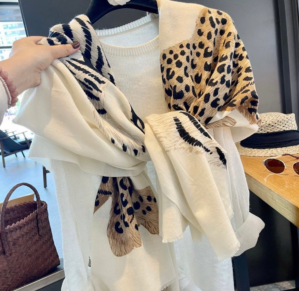 Vintage Leopard Print Shawl for Women – Old Money Style, Lightweight Soft Scarf, Elegant Luxury Wrap