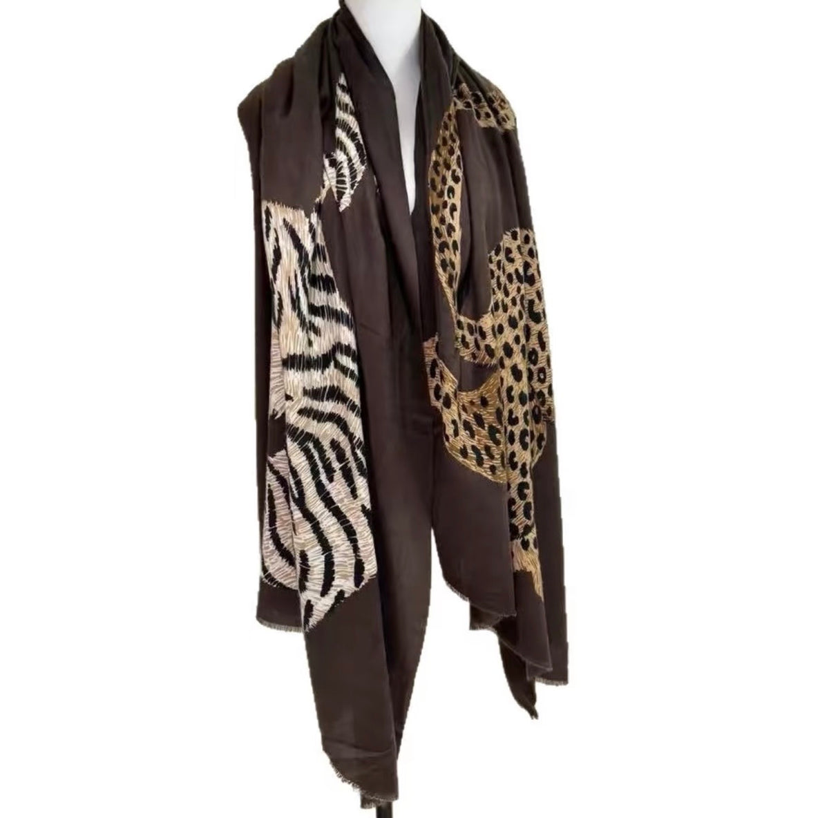 Vintage Leopard Print Shawl for Women – Old Money Style, Lightweight Soft Scarf, Elegant Luxury Wrap