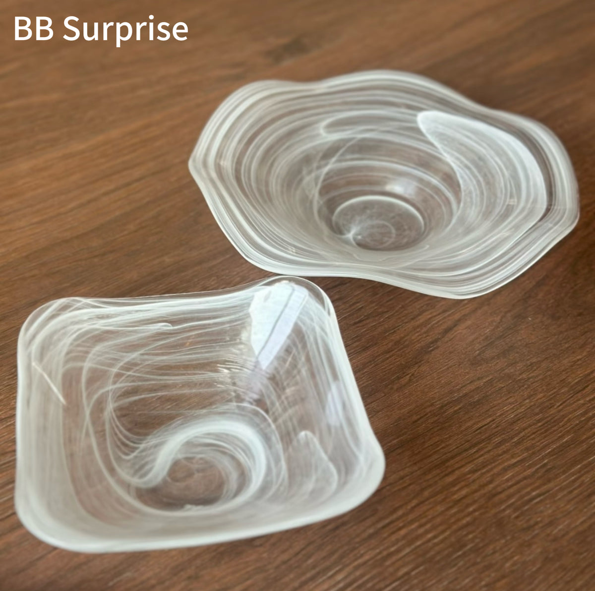 Cloud‑Patterned Aesthetic Glass Salad Bowl, Creative Minimalist Fruit Bowl, Home Coffee Table Snack Plate for Living Room