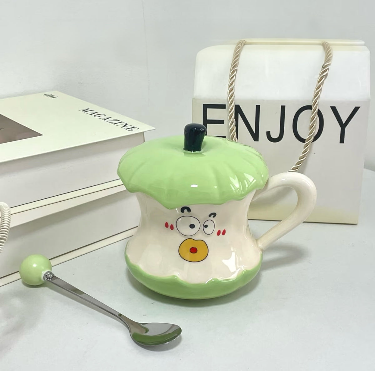 Funny & Cute Apple Mug with Lid and Spoon – Ceramic Coffee Cup, Birthday Gift for Her, Best Friend Gift Box